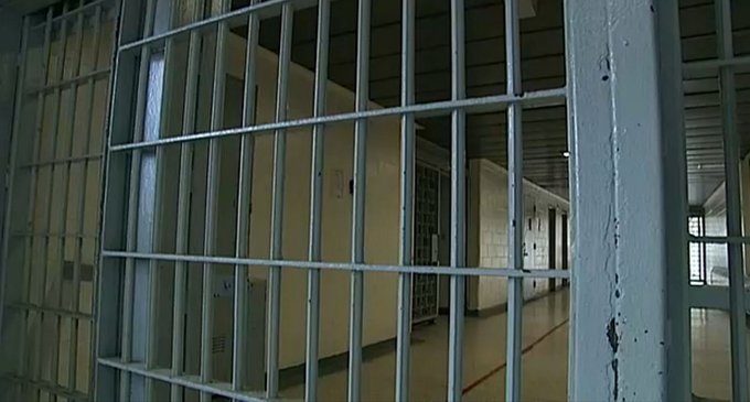 Detention officer charged with bringing contraband into Forsyth County jail