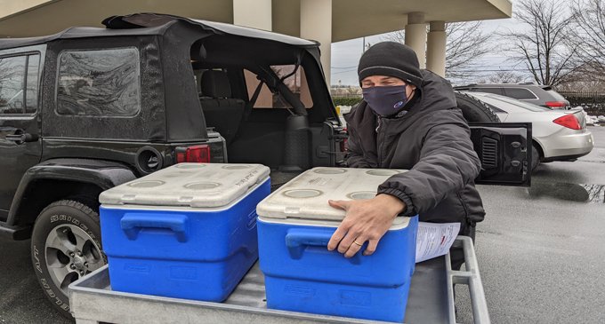 Volunteerism is a family affair for this father-daughter duo