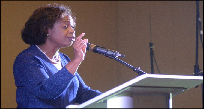 Beasley ignites Forsyth County Democrats during annual fundraiser