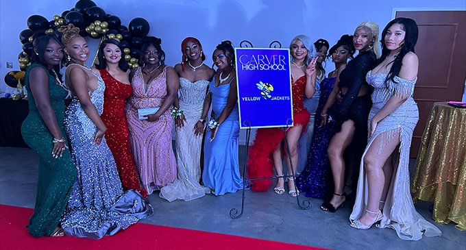 Carver Yellowjackets enjoy an elegant prom night at the Golden Great Gatsby Gala